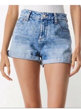 Alice + Olivia Amazing High Rise Vintage Style Denim Shorts In Rocky Blue